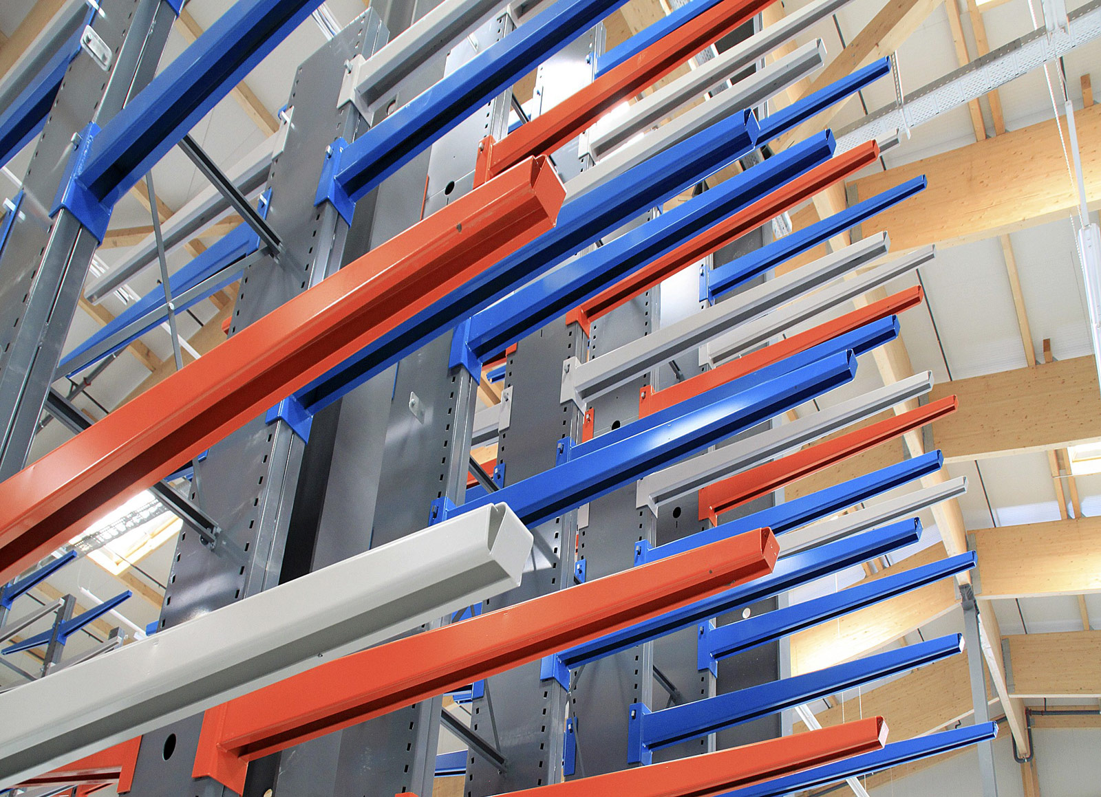 Rayonnage cantilever ELVEDI charges longues