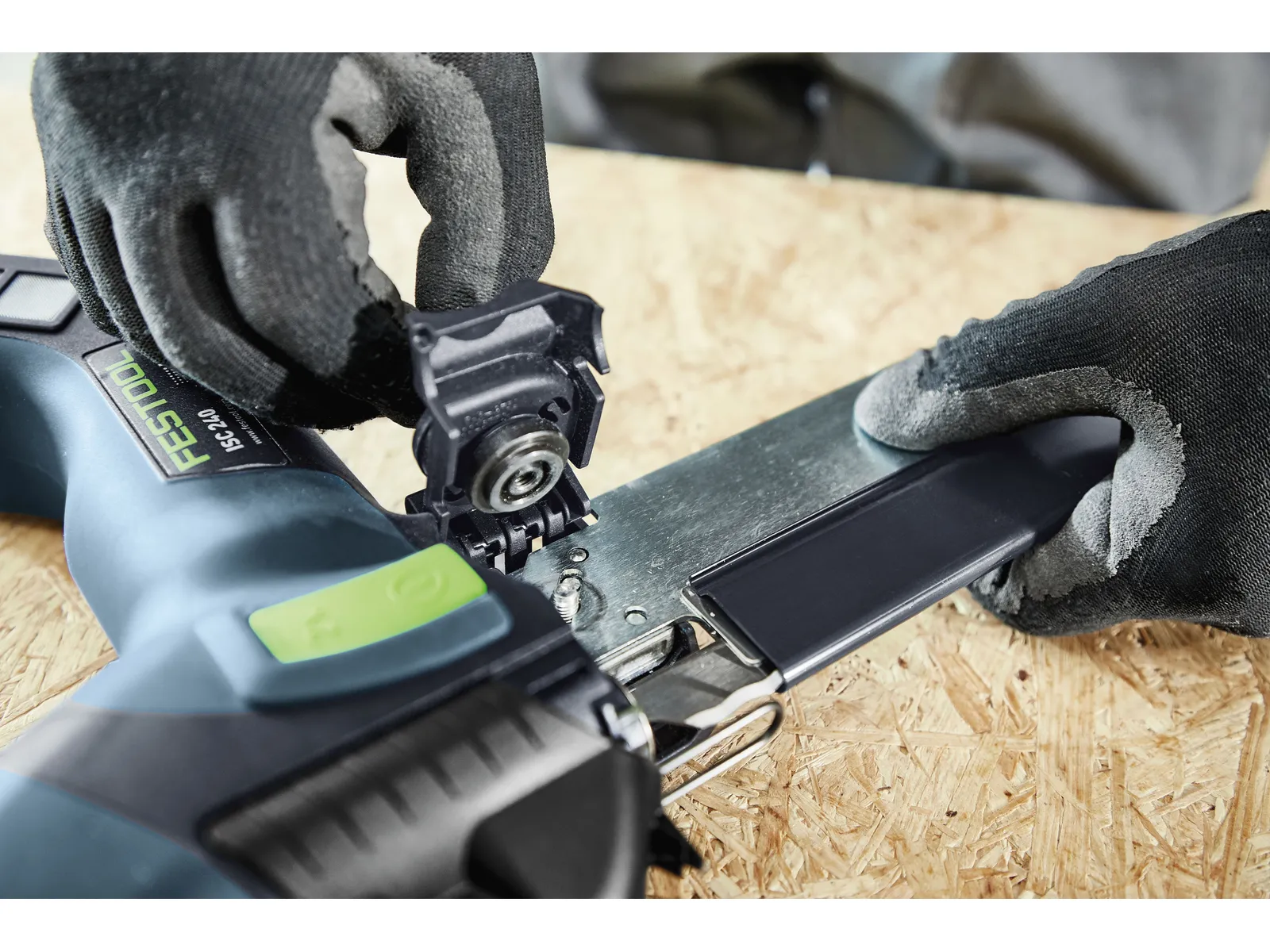 Scie pour matériaux isolants sans fil Festool ISC 240 EB 5