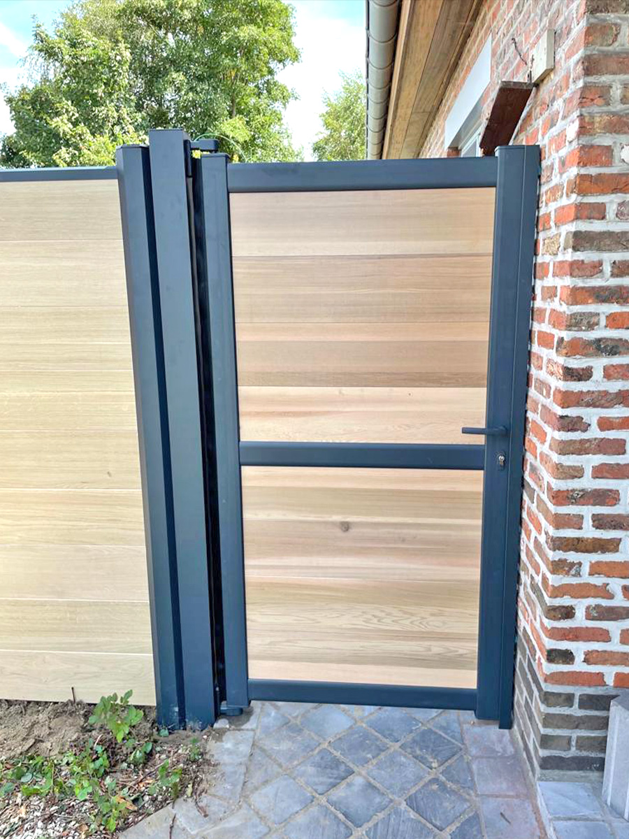 Portillon plein composite et aluminium effet bois Tech.Sture 3