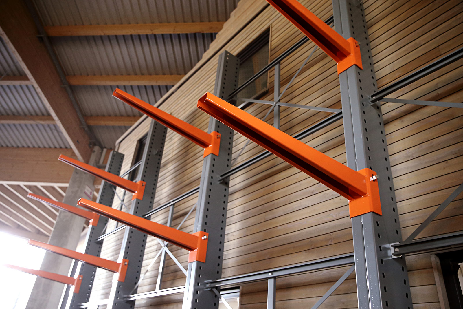 Rayonnage cantilever ELVEDI charges longues 4