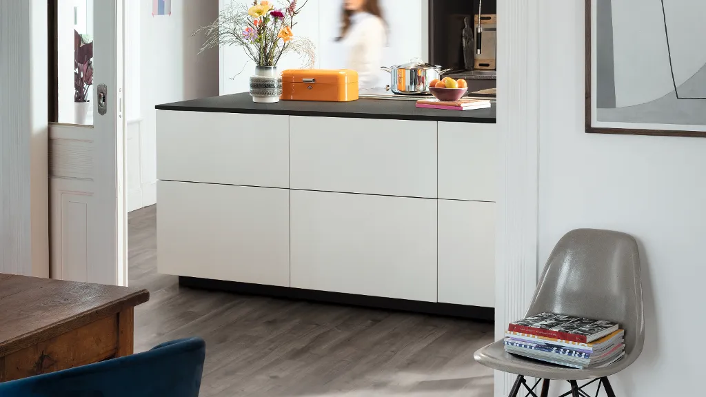 Revêtement de sol stratifié NatureSense Aqua 8/32 Classic Chêne Loja gris