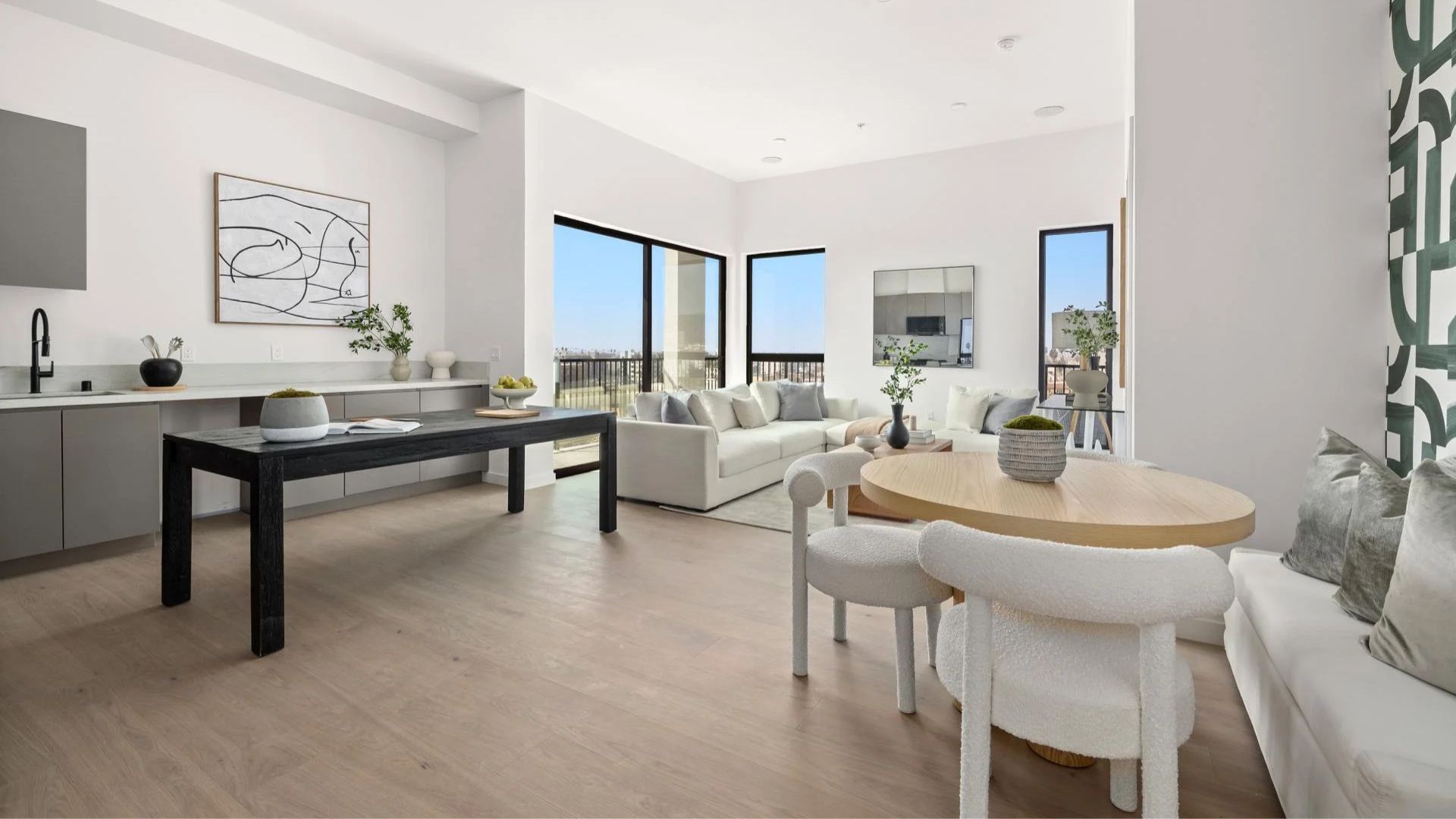 Une nouvelle copropriété à Los Angeles avec une esthétique moderne et épurée