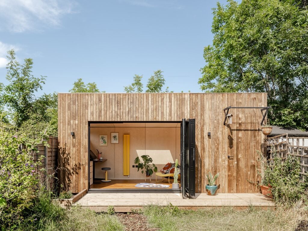 Un jardin transformé en espace de travail