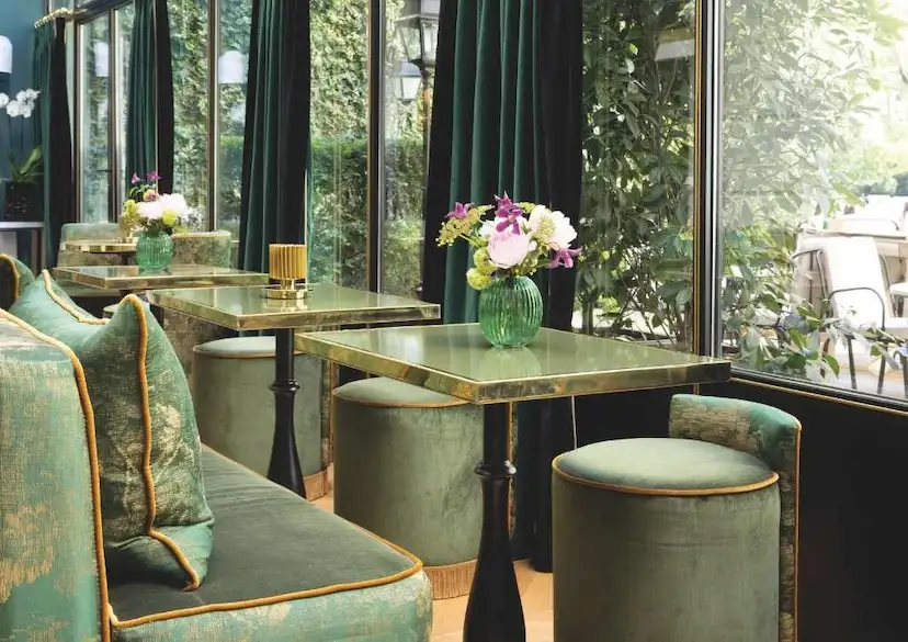 Révélation poétique au bar Lord Byron, par Maison Numéro 20