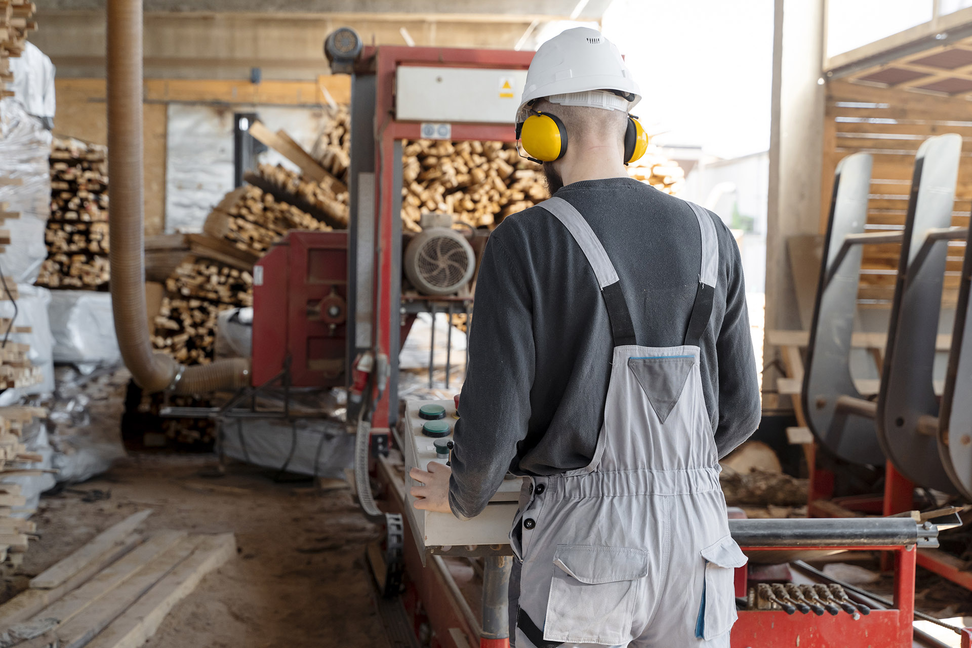 Certains bois sont imputrescibles naturellement et d’autres peuvent le devenir avec un traitement