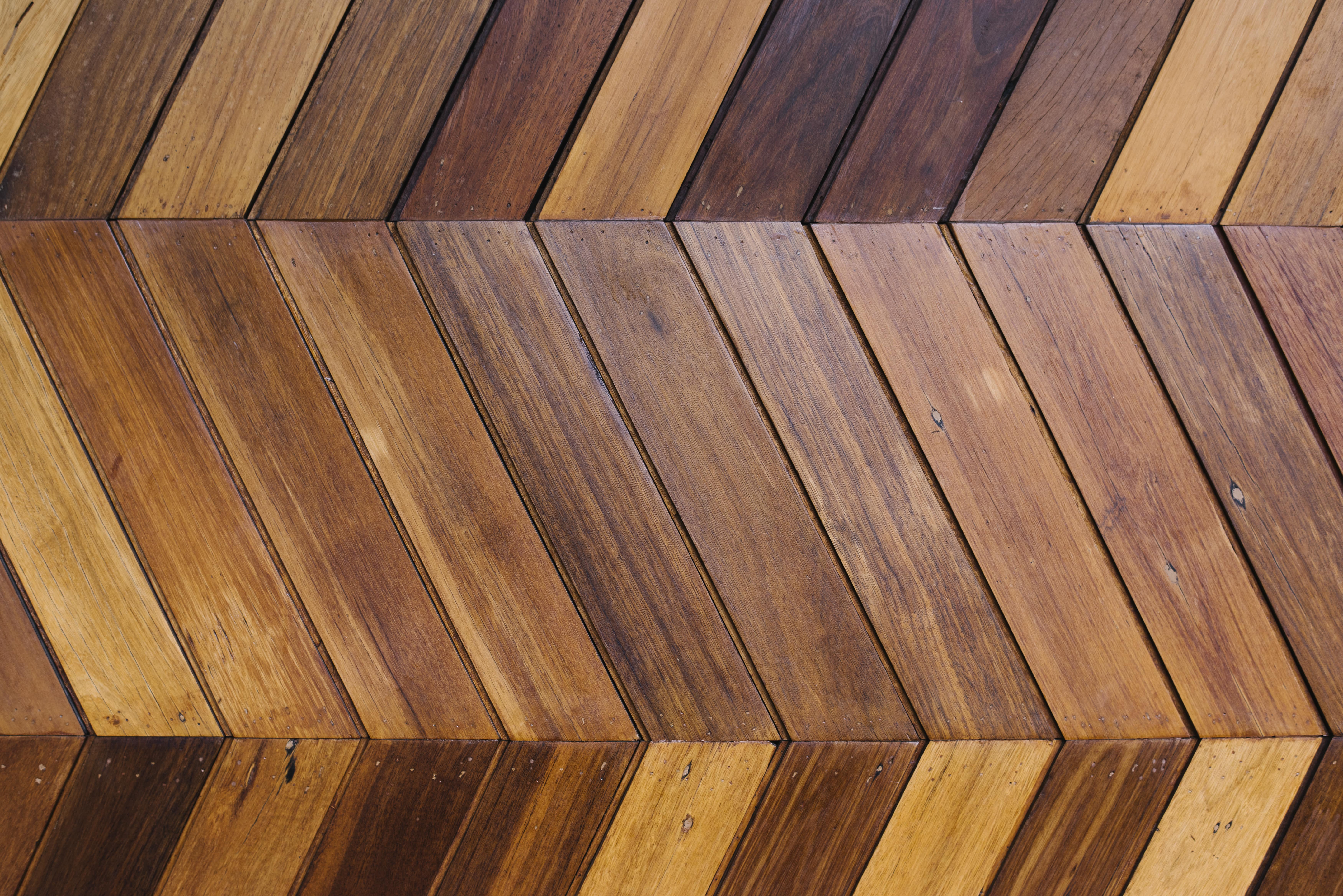 Le bois teck massif possède des caractéristiques intéressantes pour vos travaux