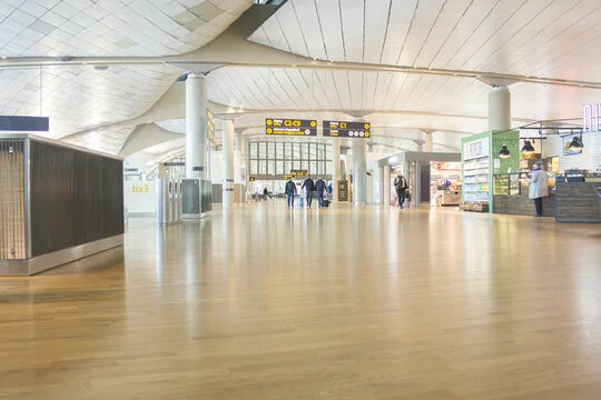 Aéroport d'Oslo-Gardemoen - Parquet en chêne massif