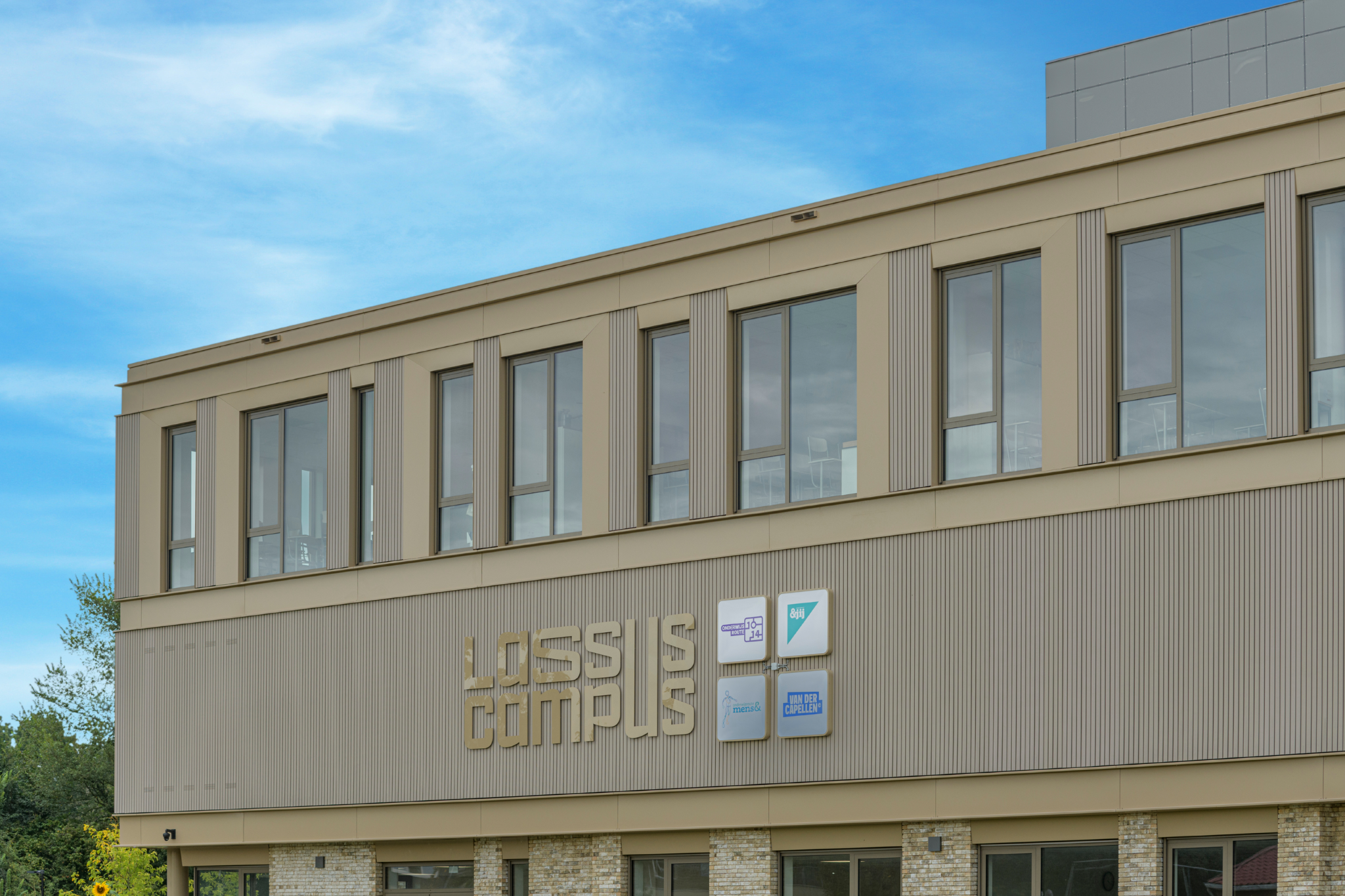 Lassus College