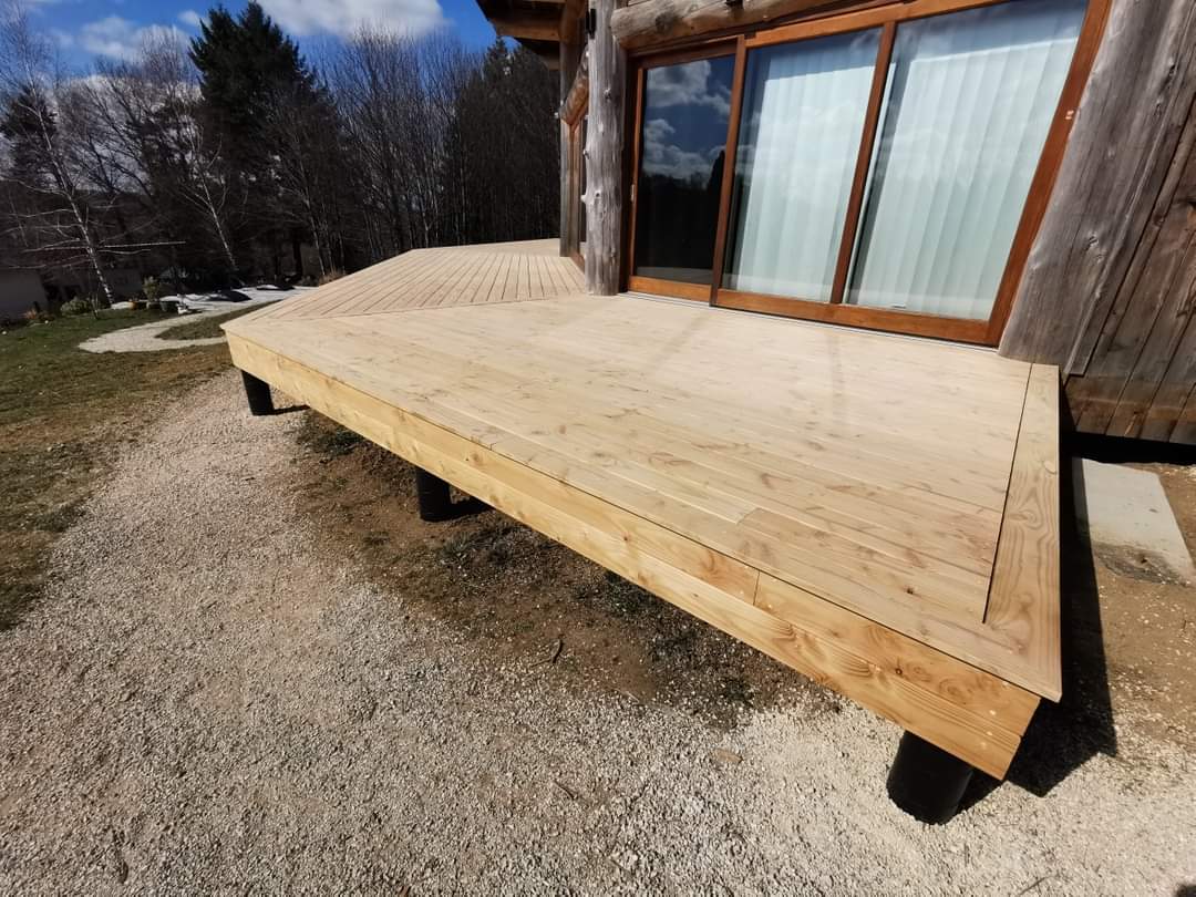Terrasse bombée en Douglas naturel